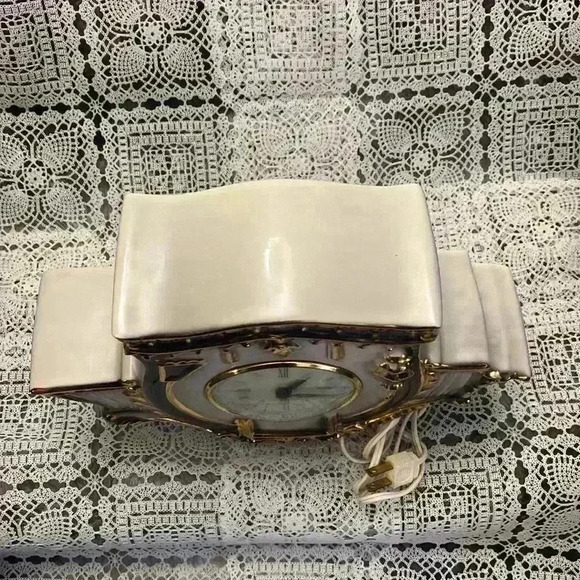 Antique Vintage Sessions Ceramic Table  Clock Oxford Metal Spinning
Clock - Picture 7 of 17